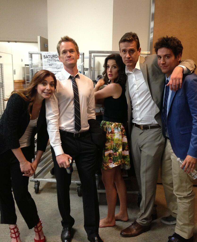 neil-patrick-harris-on-twitter-here-s-a-candid-pic-of-the-himym-cast