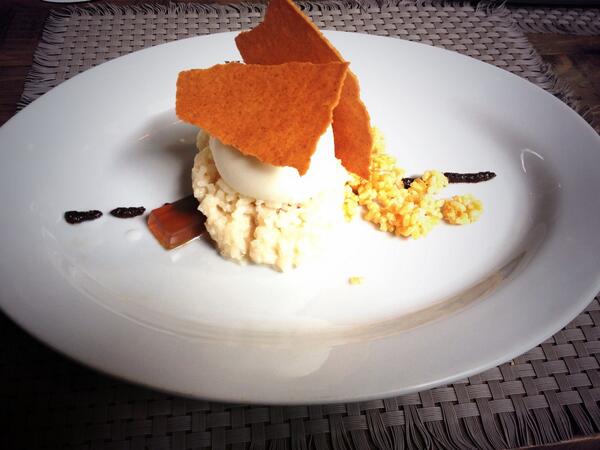 ChefMauricioGme's tweet photo. Arroz con Leche, helado de Vainilla y Géele de Canela. http://t.co/yWe2Py4fuR
