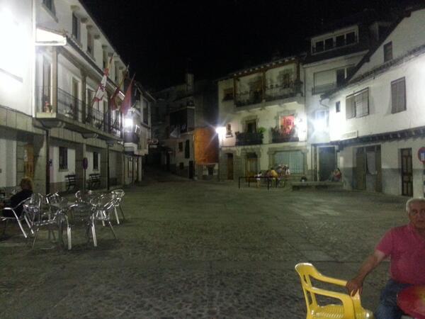 JadeServicios's tweet photo. @EnriqueTiemblo mira que panorama tenemos. http://t.co/wmM49LnvBb