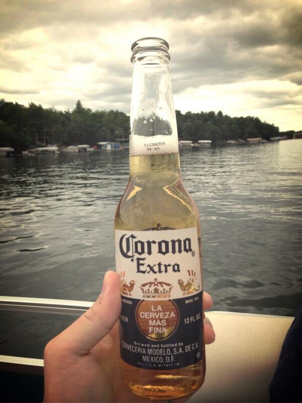 TollefsonAaron's tweet photo. Lake life http://t.co/HKdTIgqyfF