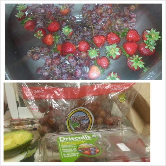 Soaking my strawberries and grapes in vinagar and warm water to clean them http://t.co/B7sd4iousE