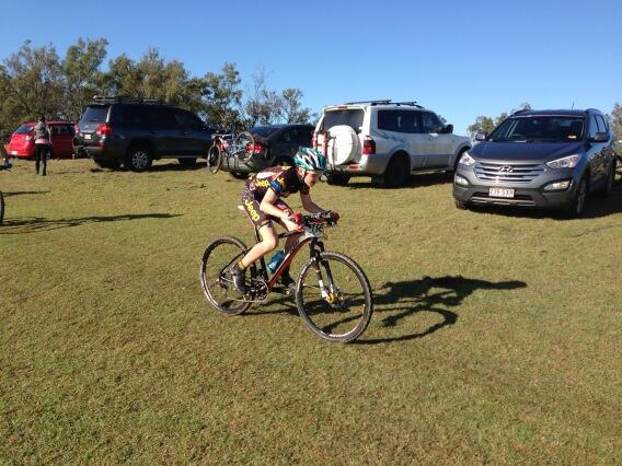 Craigoe's tweet photo. Cam on his way 1st lap u17 Yakima XCO #4 @teamjeep @KTM_BikeSA @Rubenaaustralia @PCSCoaching http://t.co/0KRzImL8Xo