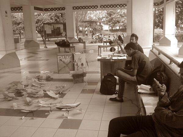 In lobby F4 Dasar :D