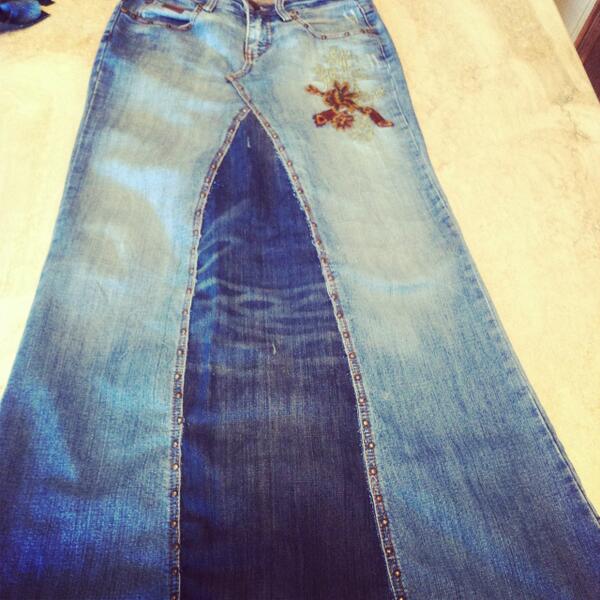 REALGLAMOMMY's tweet photo. Two Jeans: One Skirt http://t.co/MPKmc3NASv #kids #fashion #diy #jeans #skirt #girls #design #sewing #beauty #makeup http://t.co/ByrLBptj5w