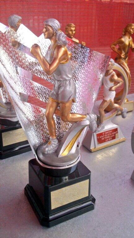 MMMTorrellano's tweet photo. Què trofeos tenemos este año http://t.co/IvKSi9VgUC