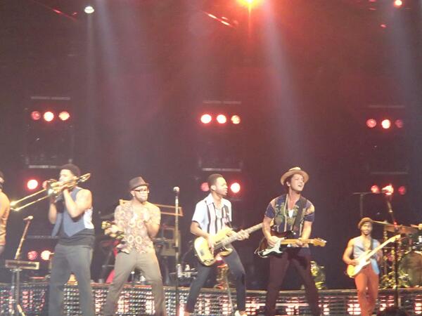 HuggableHoran's tweet photo. @charleenetowe http://t.co/SI8BR5G9Oa