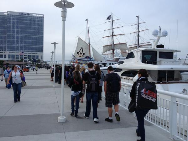 GabeOrbit's tweet photo. @SD_Comic_Con End of line for #HallH right now! http://t.co/je39NllqqB
