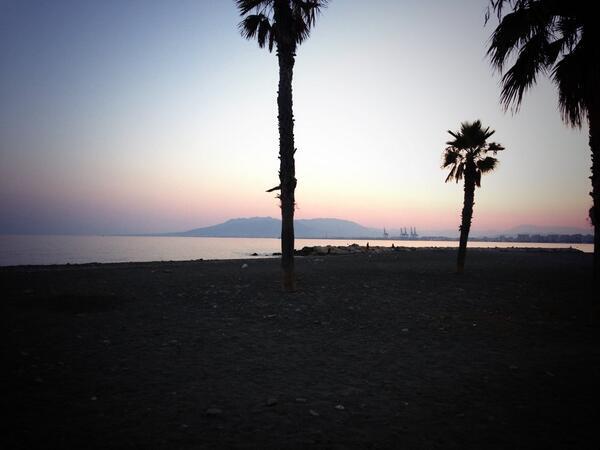 _Paisajes_'s tweet photo. Atardecer Malagueño. Existen pocas cosas mejores en el Mundo... #Malaga http://t.co/36GGQuYguF