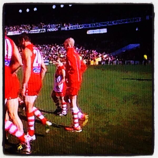 lynettec_bolton's tweet photo. A special afternoon xLCB 
#goswans @jude_bolton #kalinfoley #kicksarcoma http://t.co/ljxf5FujI9