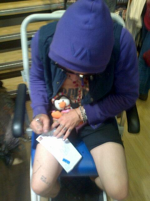 peggiex's tweet photo. @Brandon_Novak Thank you for yesterday! That's you signing the Letter you wrote to me best day ever! Xx http://t.co/pIRid4Dlmg