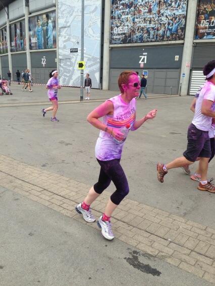 Whitebook's tweet photo. Big up for gee,at  Manchester Colour Run #geefituk http://t.co/LevkccIOgH