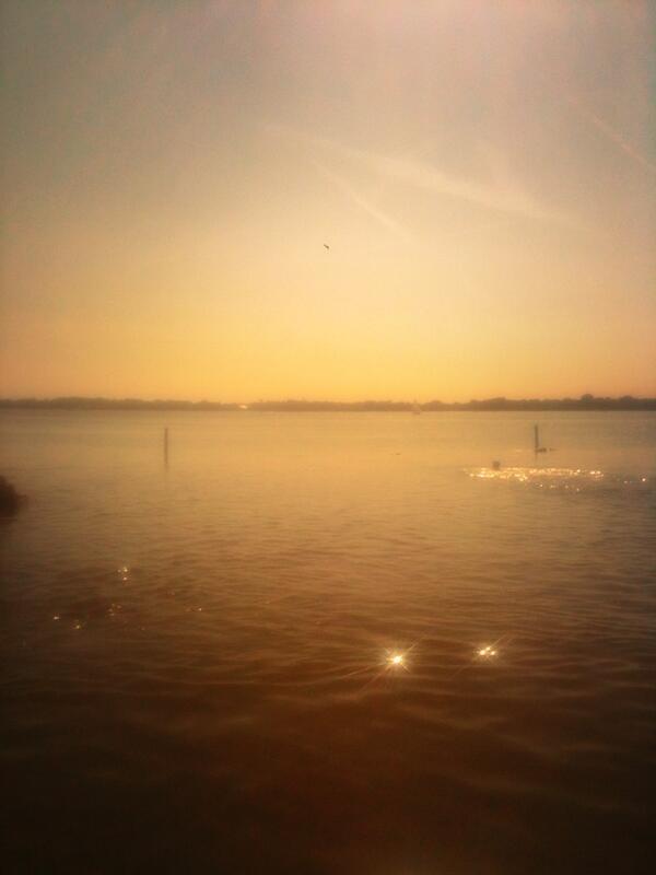 Ben_netwerken's tweet photo. Lekker zo op #loosdrecht met het jacht van @bob_sleeman http://t.co/kOdWpwN1Vy