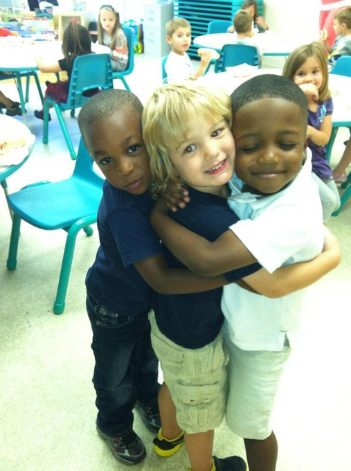 BPtrwLRCcAAINkJ.png:small