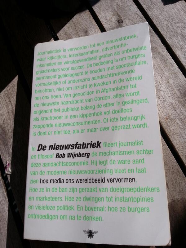 Boekje uit! Aanrader! Zeker voor nieuwsjunkies. Heldere uitleg van wat er 'schort' aan het nieuws. #denieuwsfabriek