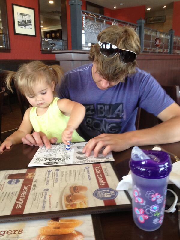 belly019's tweet photo. Lunch date with aunt Jenna and uncle Steve @stevestire http://t.co/HwyeUzXYsZ