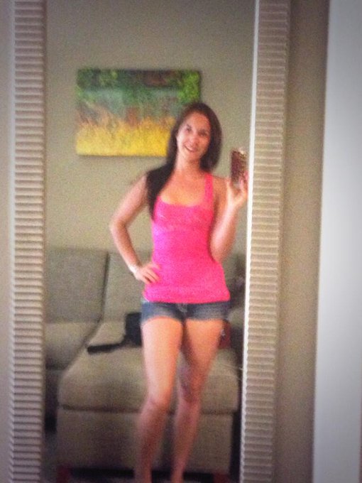 It's been another 4 days of "wedding bliss" Picking up my boys &amp; thinking my pet sitters w/ a bottle<a href="/tag/rt"class="tags"><span>#rt</span></a>