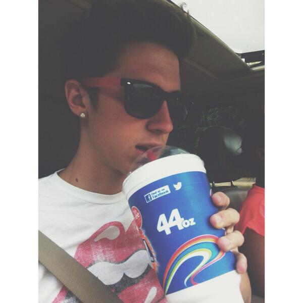 mxttdylxn's tweet image. i love me a good slushie.