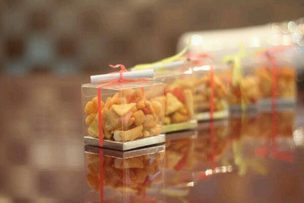 candy_093's tweet photo. توزيعات المكسرات ،، الدرزن مع التعبئه 80 ريال http://t.co/Lb4glmr2Lw