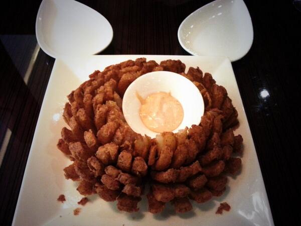 Vivian_smallbug's tweet image. Can you see the heart of onion?