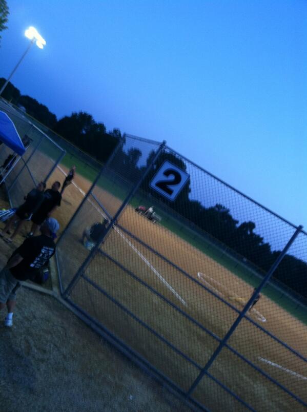 eblanch_6's tweet image. the stage is set. state championship game. #MNMagic #gametime 🎀💜⚾🏆