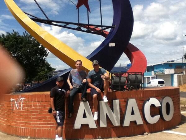 JeanValero's tweet photo. Por estos lares @Andreina_07  @c_ysela @valerocs http://t.co/ItrffgvaHJ