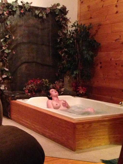 Caught @red_harley25 starting without me, lol! From outdoors to jacuzzi. #mytypeofcamping http://t.c<a class="tags" target="_blank" title="On Twitter" href="/?out=eyJ0eXAiOiJKV1QiLCJhbGciOiJIUzUxMiJ9.eyJpYXQiOjE3MjIxMDEyNDgsImlzcyI6InR3cG9ybnN0YXJzLmNvbSIsIm5iZiI6MTcyMjEwMTI0OCwiZXhwIjoxNzUzNjM3MjQ4LCJyZWRpcmVjdF91cmwiOiJodHRwczovL3R3aXR0ZXIuY29tL3JlZF9oYXJsZXkyNSJ9.vKgpTEut535aBzDKEOkQSdbIZlxRG3WIxM8fV37AQQR_4JHUFCSUJif9RwCsvMA0lLzEl6AYALtzD9lV26CPAQ">@red_harley25</a><a href="/tag/mytypeofcamping"class="tags"><span>#mytypeofcamping</span></a>