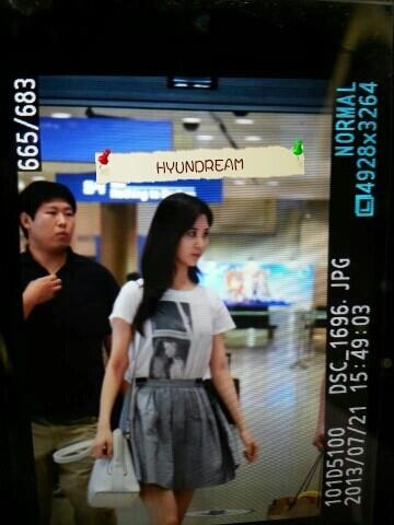 [PIC][22-07-2013]SNSD trở về Hàn Quốc vào trưa nay BPw8IDJCcAAA7C_