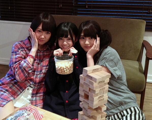 拡散希望】 今月の乃木坂46”美女散歩”はまたまた見開きの拡大判！ 若月