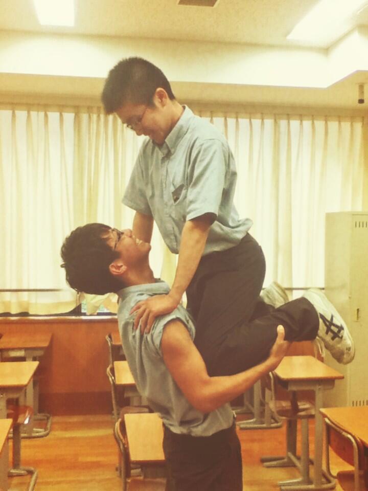 おてん בטוויטר 今流行りのカップルのポーズやってみた Http T Co Yxbzdebp4x