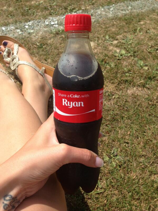 abby_russ's tweet photo. @corbs_23 sharing a coke with you http://t.co/tjonESLpr9
