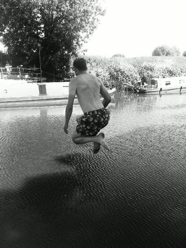 basemodeuk's tweet image. Sat at my desk designing a cabinet, sweating in this heat......good job I live on a boat!!! :)