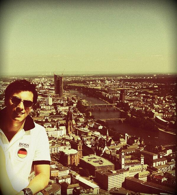 BrunoGa90's tweet photo. #Frankfurt #MainTower #MainRiver#quemalmelapaso http://t.co/ykvL5eDCjU