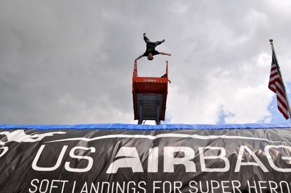 WKChamberCVB's tweet photo. Test your fears this #saturday at #riverboatdays in #wabasha #freefall from 30 feet with @USAirbag http://t.co/GAMzylIYkB
