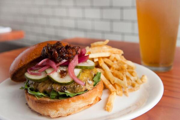 WeGoFair's tweet image. WeGoFair makes a run to The Corner Store in SF: bit.ly/17xWP51
#SanFrancisco