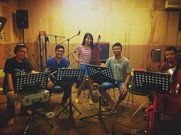 Nice <a href="/aureliadevinov/">DeviNov</a>: #asoy take strings bt lagu single ke-2..semangkwekk <a href="/alvinpentol/">skizo</a> <a href="/yohan_pencenk/">Yohanes Handoko</a> kak adi n robby