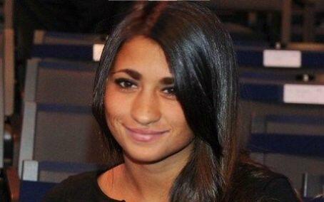 HateAntoRoccuzz's tweet photo. UNLY ANTONELLA ROCCUZZO http://t.co/3iUdJAQzv8