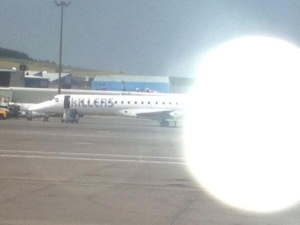 Bekabird's tweet photo. @thekillers just seen your plane parked next to ours, off anywhere nice? http://t.co/qbkL9pVgRO