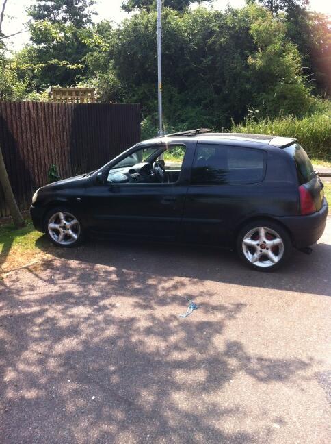 HillWardSCT's tweet photo. One Renault Clio recovered no insurance on Southbrook by LRO colleagues http://t.co/xnWqZqVtDx