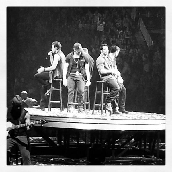 Ldsappy's tweet image. Best. Concert. Ever. @donniewahlberg @dannywood
