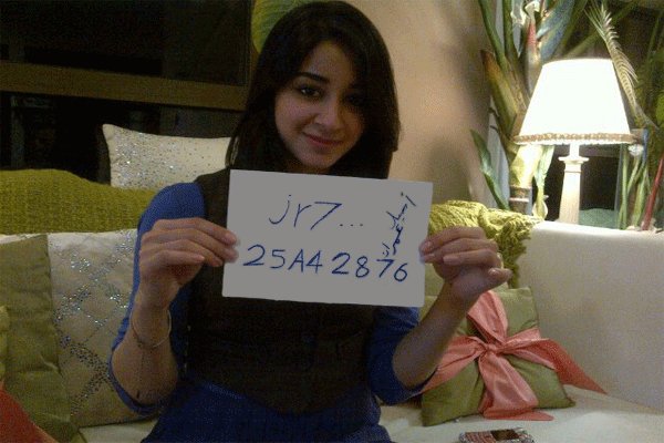 Aseel_Omran19's tweet image. ضيفوني على البلاك بيري للتواصل مع جماهيري الوفيه