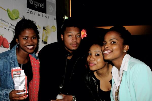 Negro_lee's tweet photo. #MavericksParty @MavericksParty #originalcocktails @ZedZungu @DeeDinyalo @Deebocroc http://t.co/Gi7BHs3HvZ