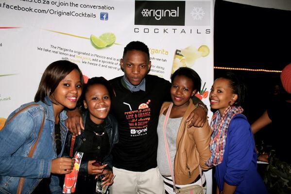 Negro_lee's tweet photo. #MavericksParty @MavericksParty #OriginalCocktails @sleeface @BONNYdefined @DeeDinyalo http://t.co/RTcUAsMUCL