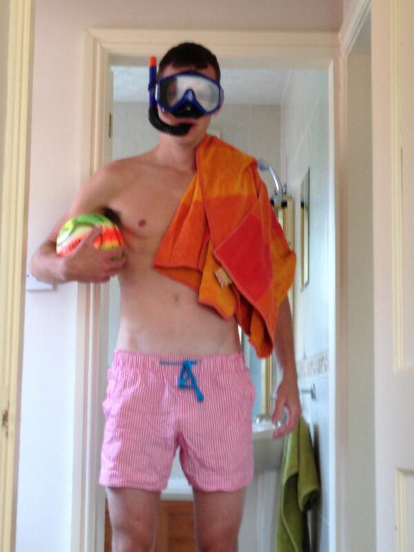 towndrow29's tweet photo. @Philsteele201 @andrewcrampton1 ready for the beach??? http://t.co/ph6M0xCcQ8