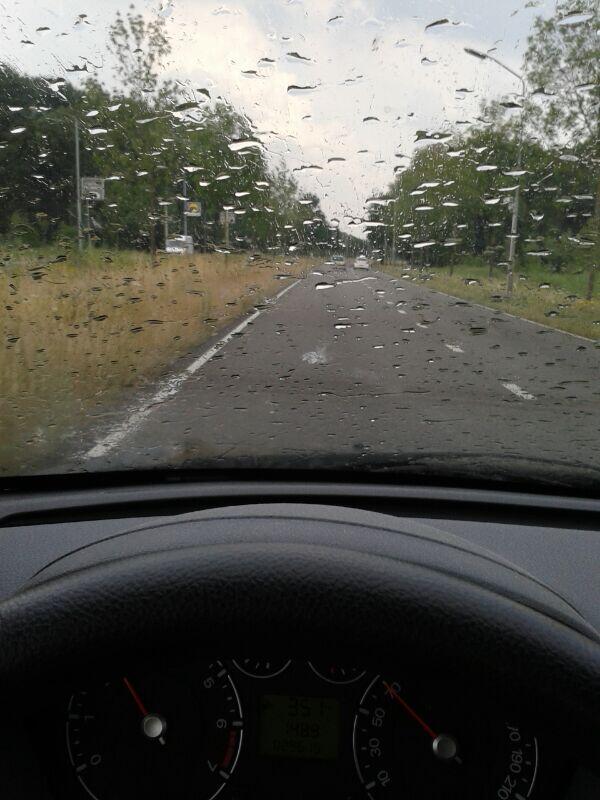 joeri_van_kleef's tweet photo. Krijg net foto binnen uit Eindhoven  #mooiweer. Hier in #Maastricht zon en 35 graden. http://t.co/yPelWfYXNc