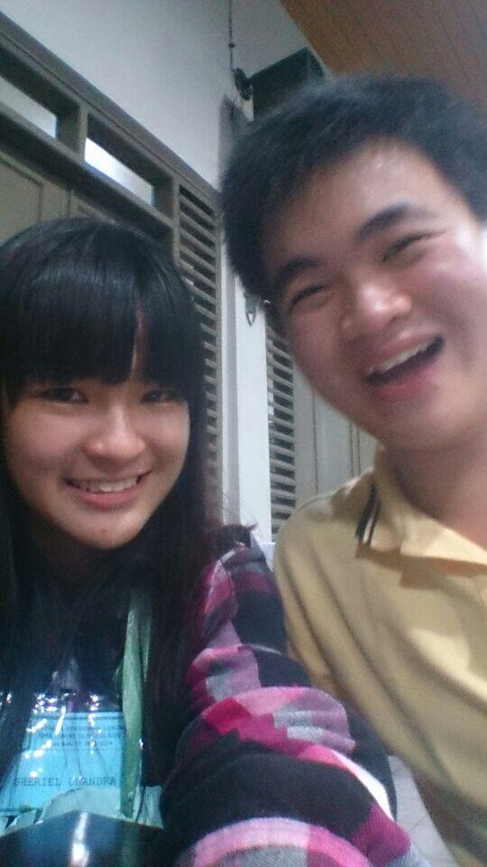 LokonINFINITY's tweet photo. Wahhh @cmoksidy !! Ketahuan yah foto bareng amuba Skapula :p @sherielchandra http://t.co/tZOMOdt8ew