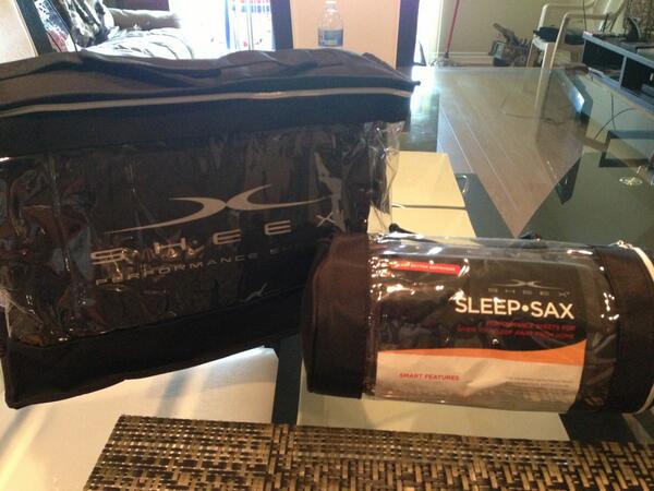 MariaJoUribe's tweet image. Just got my @SHEEX sleep sax&amp;amp;travel pillow #sleepbetteranywhere so excited to use it during 4 the rest of the season