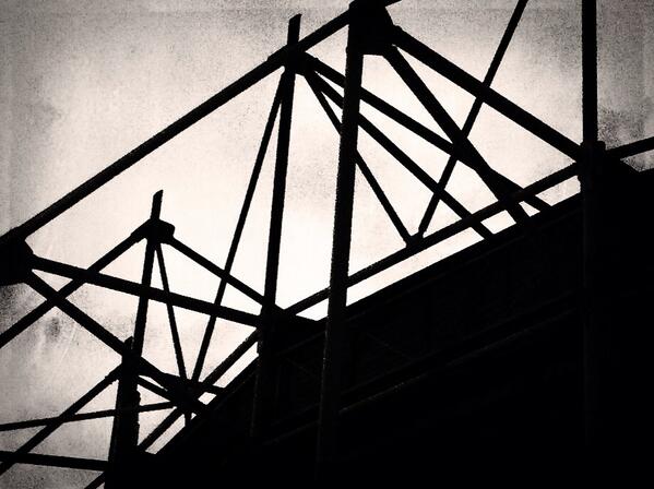 GCSEphotography's tweet photo. Positioning the light source behind the subject to create a silhouette effect... http://t.co/sJjAx0MGCn