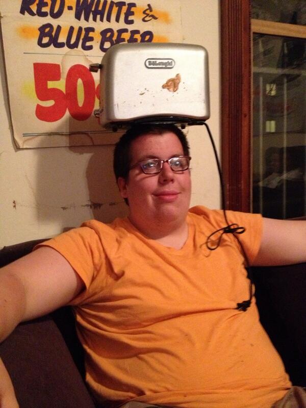 StuffOnJimmy's tweet photo. Toaster http://t.co/MQeWYXvVvJ