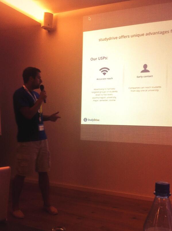 STARTPLATZ's tweet image. #studydrive live on Stage. #rpitch