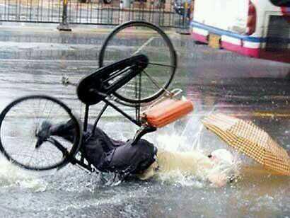 thefinger333's tweet photo. Shit Happens ! http://t.co/d0RVMTzynB